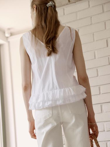 A 2 Way Frill Sleeveless Blouse_White - AMONG - Modalova