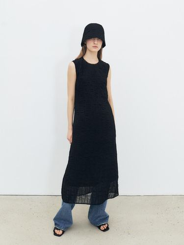 TFR Sleeveless Neck Edge Dress_Black - MOHAN - Modalova