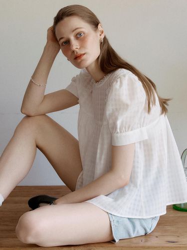 A Check Lace Blouse_White - AMONG - Modalova