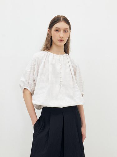 TFR Shirring Puff Blouse (2 Color) - MOHAN - Modalova