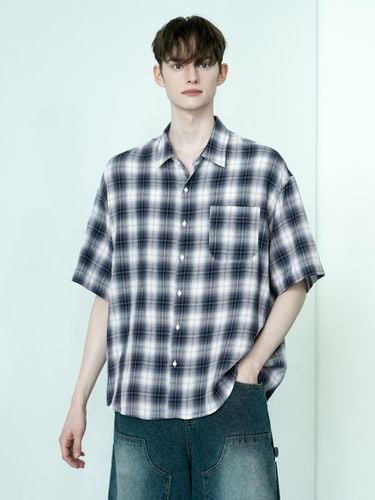 Wrinkle Stripe Check Half Shirt_Navy - WAAR FOR MEN - Modalova