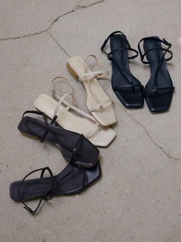 Noir Sandal - lilyshoe - Modalova