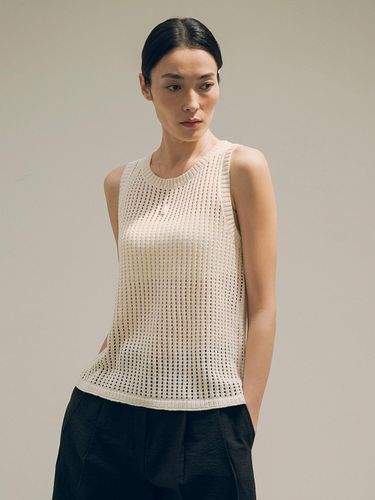 Punching Sleeveless Knit Top - Siyazu - Modalova