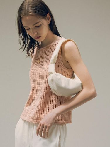 Punching Sleeveless Knit Top_Pale Pink - Siyazu - Modalova