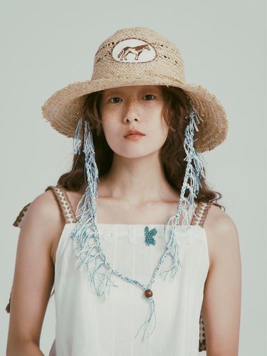 Ponytail Straw Bucket Hat - MISU A BARBE - Modalova