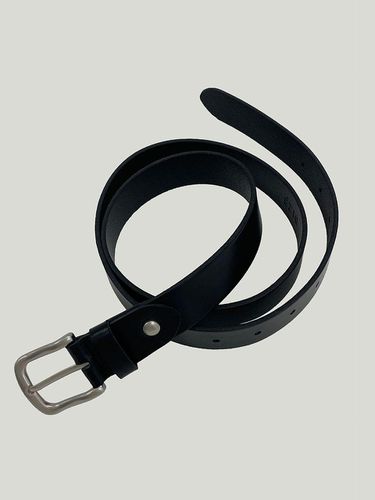 Simple Leather Belt _ Black - EZIO - Modalova