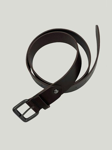 Basic Square Leather Belt _ Brown - EZIO - Modalova