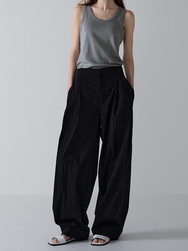 Two Tuck Breeze Pants_Black - FACADE PATTERN - Modalova