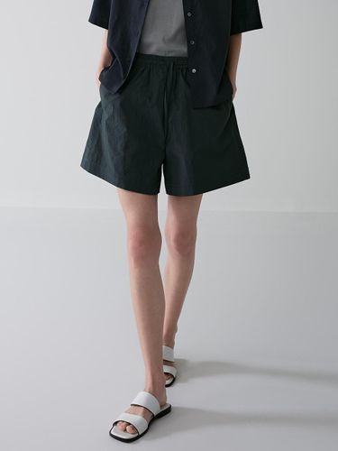 Banding Bermuda Pants_Deep Forest - FACADE PATTERN - Modalova