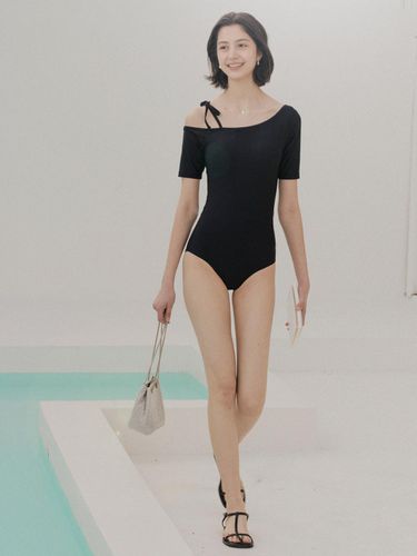 Strap Off-shoulder Swimwear_Black - TILLIDIE - Modalova