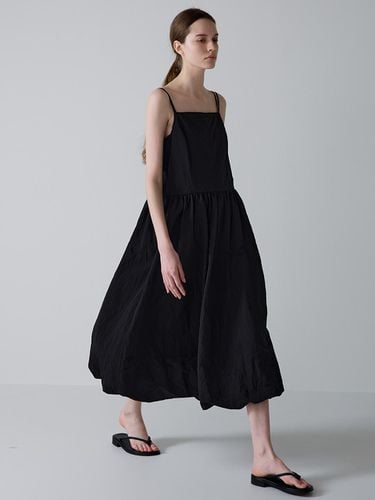 Volume Sleeveless Dress_Black - FACADE PATTERN - Modalova