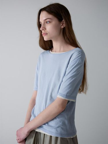 Breeze Scoop Neck T-shirt (4 Color) - FACADE PATTERN - Modalova