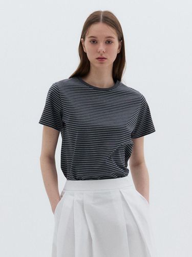 Essential Silket T-Shirts_Charcoal Stripe - OSTKAKA - Modalova