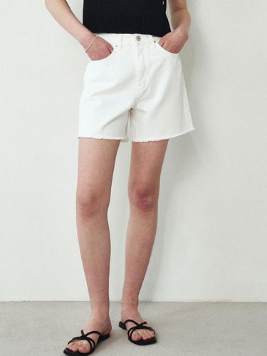 Cut Line Denim Shorts - LOEIL - Modalova