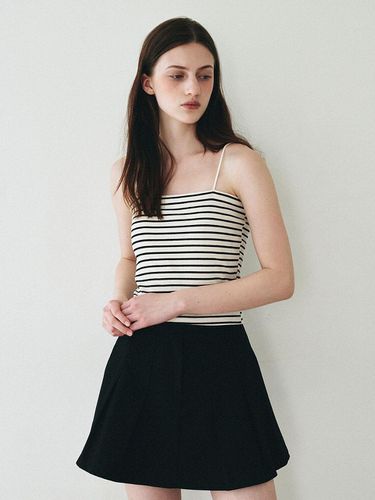 Minimal Stripe Cap Sleeveless Top - LOEIL - Modalova