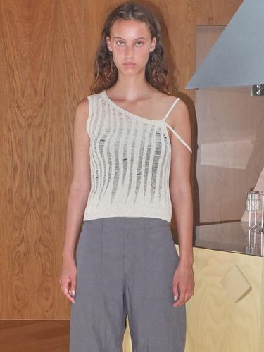 Layered Tank Knit Top_Beige - Enor - Modalova