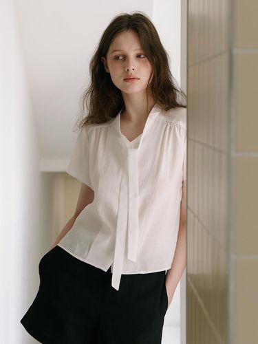 Plain Tie Blouse - Laminez - Modalova