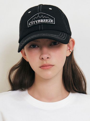 City Graphic Applique Ball Cap_Black - CITYBREEZE - Modalova