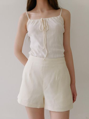 Strap Eyelet Sleeveless Top - Laminez - Modalova