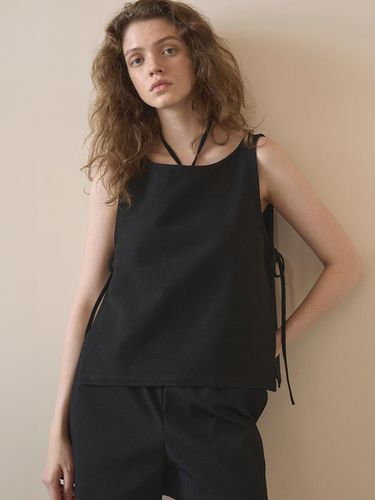 Side Ribbon Sleeveless T-shirt _ - VANISHMENT - Modalova