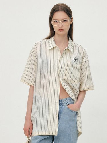 Sheer Seersucker Stripe Short Sleeve Shirt_Black - CITYBREEZE - Modalova