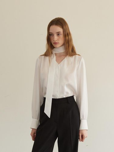 Hidden Button Tie Blouse (White) - MEZARR DE VON - Modalova