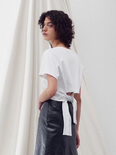 Back Slit Tie T-shirts - RE RHEE - Modalova