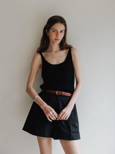 Weaving Knit Sleeveless Top_Black - THE RYE - Modalova