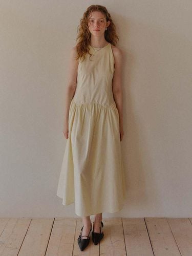 Shirred Sleeveless Long Dress_Yellow - PLAC - Modalova