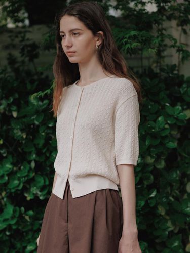 Cable Half Sleeve Cardigan_Beige - THE RYE - Modalova