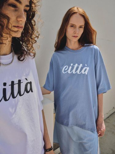 Signature Logo Oversized Fit T-shirt - CITTA - Modalova