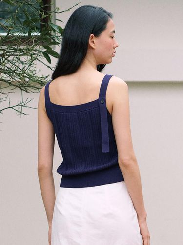 Back Button Sleeveless Knit Top_Navy - kuho plus - Modalova