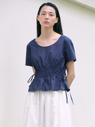 Waist Shirring Blouse_Navy - kuho plus - Modalova