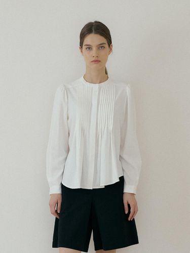 PINTUCK RUFFLE BLOUSE - THE PENNY - Modalova