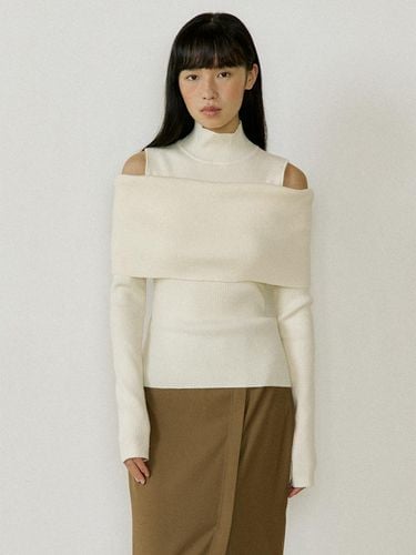 Overlap Turtleneck Knitwear () - Lucirzu - Modalova