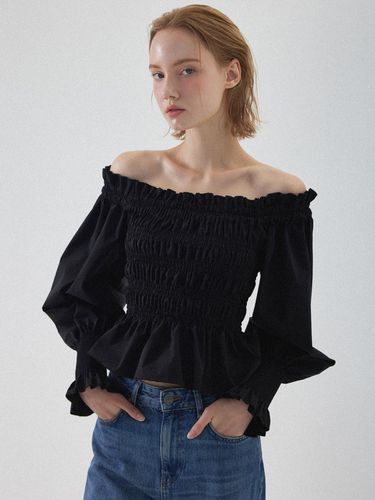 Ellie Off-Shoulder Smocked Blouse - HIBISCUS BLOOM - Modalova