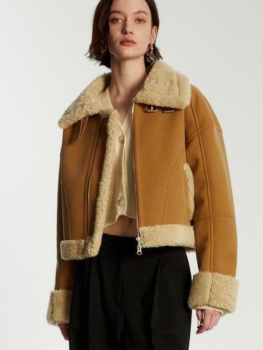 Wide Collar Shearling Jacket - LIE MEQUE - Modalova