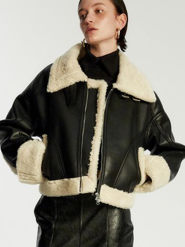 Wide Collar Shearling Jacket - LIE MEQUE - Modalova