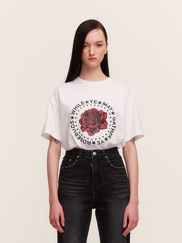 Rosebud T-Shirt White - LIE MEQUE - Modalova