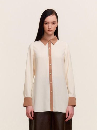 Back Point Shirt Beige - LIE MEQUE - Modalova