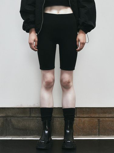 Minimal Stretchy Biker Shorts () - Neev - Modalova