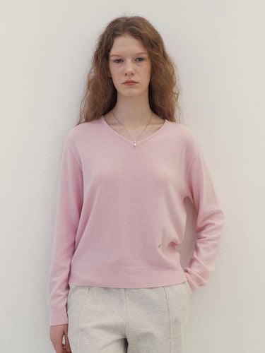 Classic Wool V-neck Knit (Pink) - Neev - Modalova