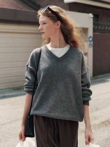 Drop Wool V-neck Pullover (Gray) - Neev - Modalova