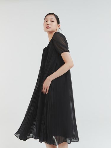 Black pleats dress - FORMYSIS - Modalova