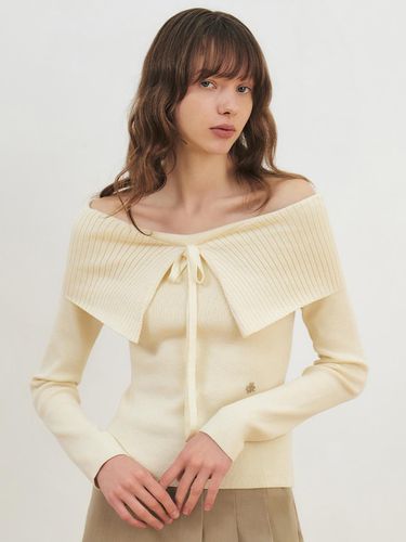 Strap Point Off-Shoulder Knit - CITYBREEZE - Modalova