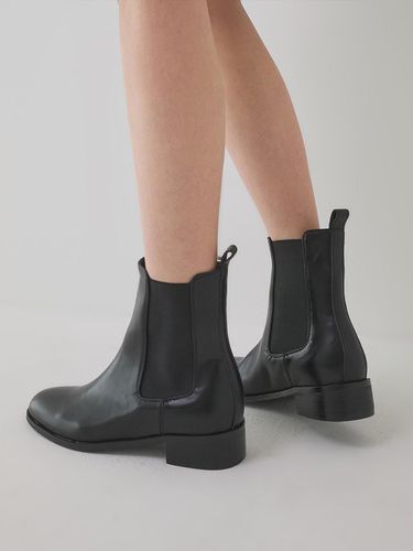 Basic Ankle Chelsea Boots (3.5 cm) - SALTANDCHOCOLATE - Modalova