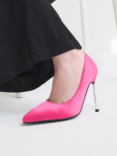 Pointed to satin metal heel pumps (10.5cm) - SALTANDCHOCOLATE - Modalova