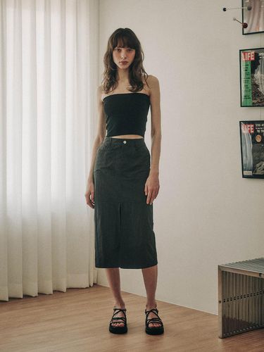 Nylon Out Pocket Long Skirt 4W231Z003 - SALTANDCHOCOLATE - Modalova