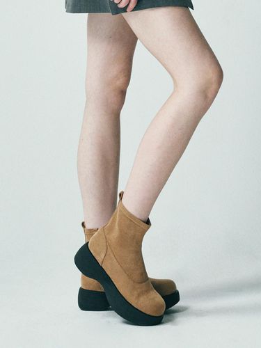 Round Tose Suede Ankle Boots 412346012 (5 cm) - SALTANDCHOCOLATE - Modalova