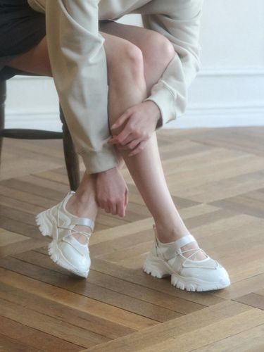 Odette Velcro Sneakers (5 cm/4 colors) - SALTANDCHOCOLATE - Modalova